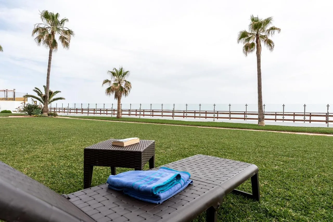 Sea Front Beach House Sandra D Sitio de Calahonda Holiday home