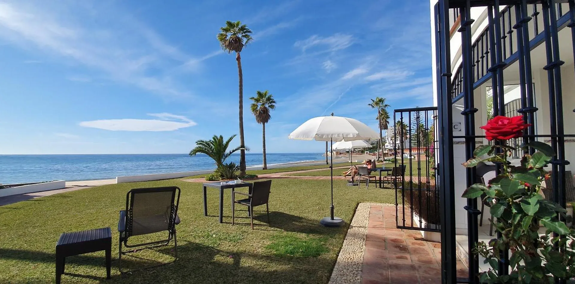 Sea Front Beach House Sandra D Sitio de Calahonda Spain